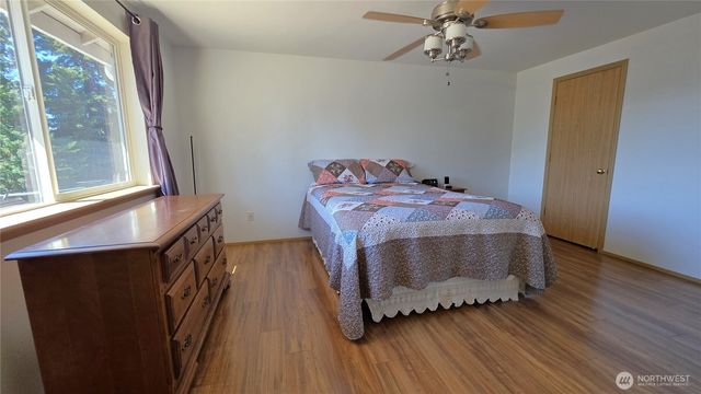 128 Berggren Road N, Eatonville, WA 98328