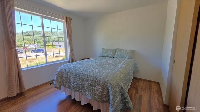 128 Berggren Road N, Eatonville, WA 98328