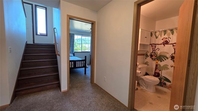 128 Berggren Road N, Eatonville, WA 98328