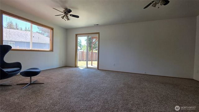 128 Berggren Road N, Eatonville, WA 98328
