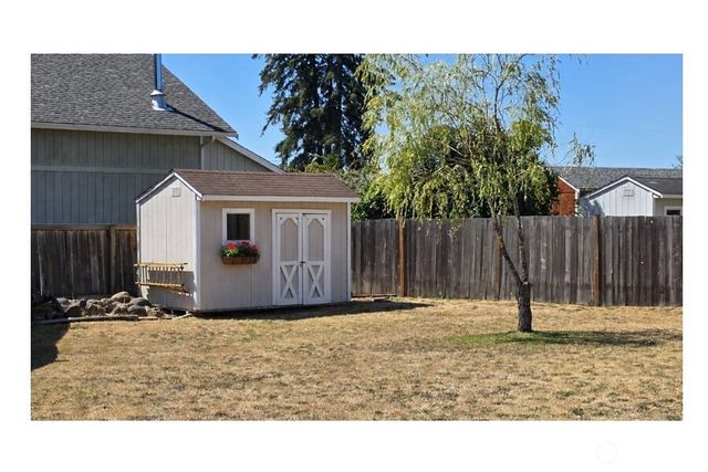 128 Berggren Road N, Eatonville, WA 98328