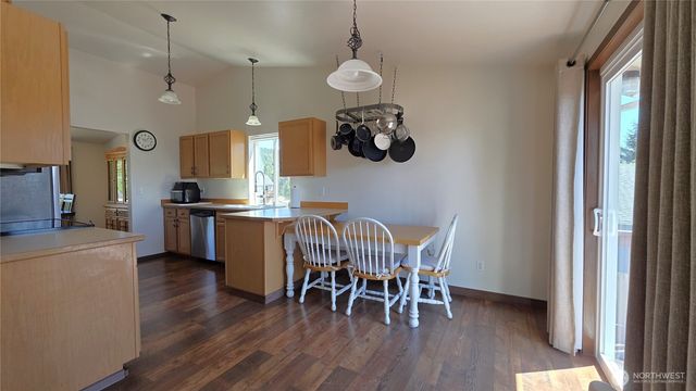 128 Berggren Road N, Eatonville, WA 98328