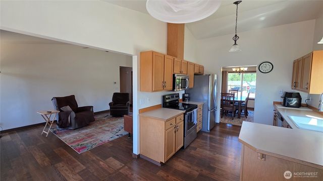128 Berggren Road N, Eatonville, WA 98328