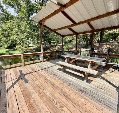 630 Hillbilly Heaven Road, Livingston, TX 77351