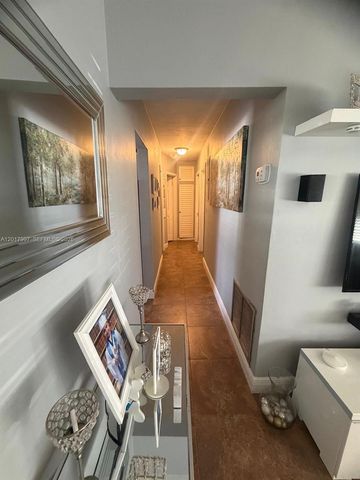 621 SW 71st Ter, Pembroke Pines, FL 33023