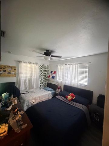 621 SW 71st Ter, Pembroke Pines, FL 33023