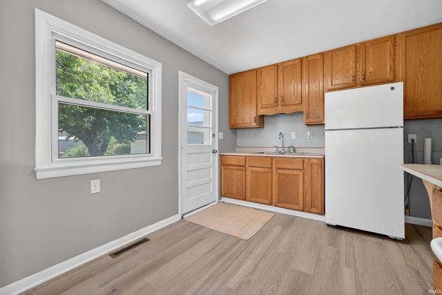 1206 IMPERIAL Drive, Kokomo, IN 46902