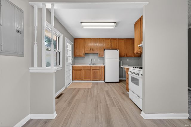 1206 IMPERIAL Drive, Kokomo, IN 46902