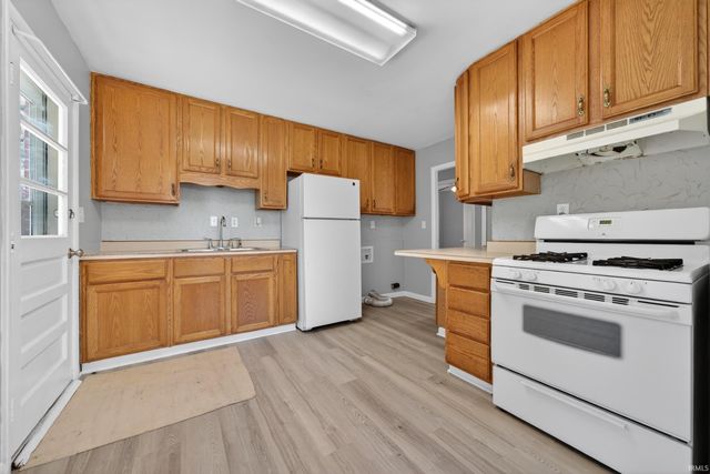 1206 IMPERIAL Drive, Kokomo, IN 46902