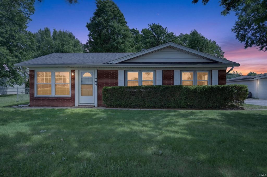 1206 IMPERIAL Drive, Kokomo, IN 46902