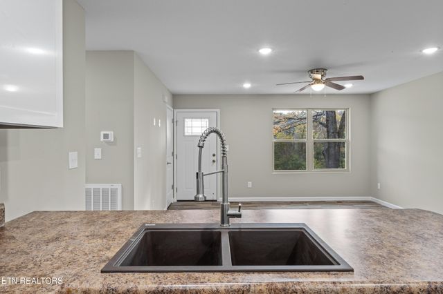 329 Blacksferry Rd, Knoxville, TN 37931