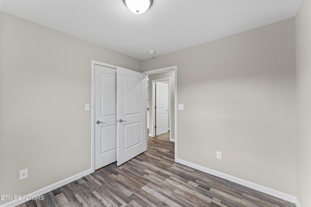 329 Blacksferry Rd, Knoxville, TN 37931