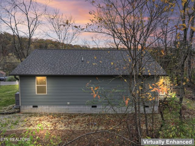 329 Blacksferry Rd, Knoxville, TN 37931