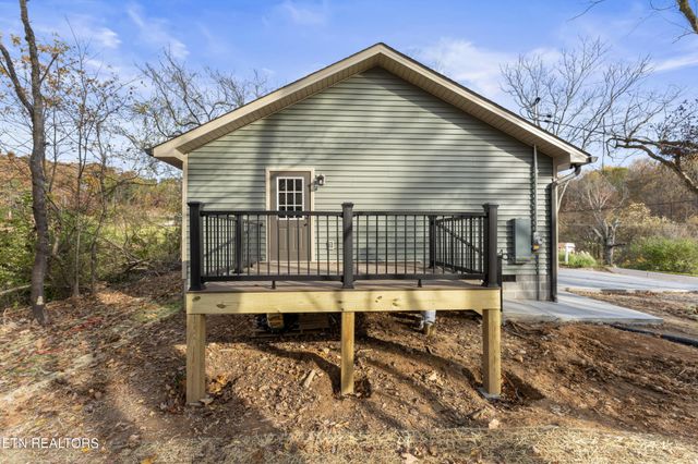 329 Blacksferry Rd, Knoxville, TN 37931