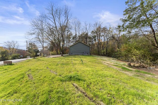 329 Blacksferry Rd, Knoxville, TN 37931