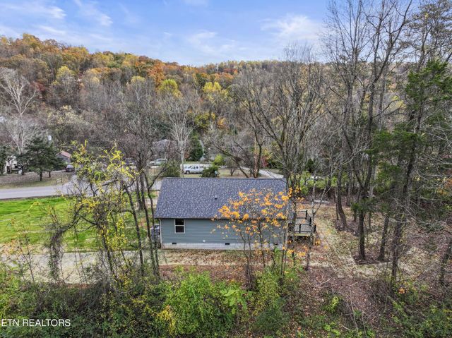 329 Blacksferry Rd, Knoxville, TN 37931