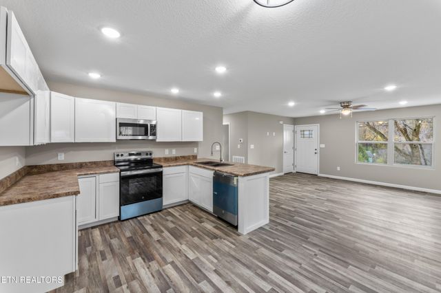 329 Blacksferry Rd, Knoxville, TN 37931