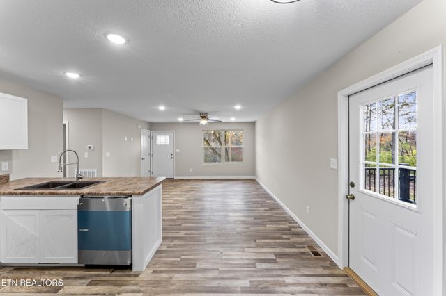 329 Blacksferry Rd, Knoxville, TN 37931