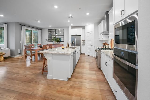 4658 Scenic Vista Dr, Folsom, CA 95630