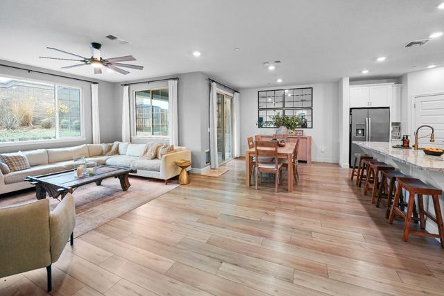 4658 Scenic Vista Dr, Folsom, CA 95630