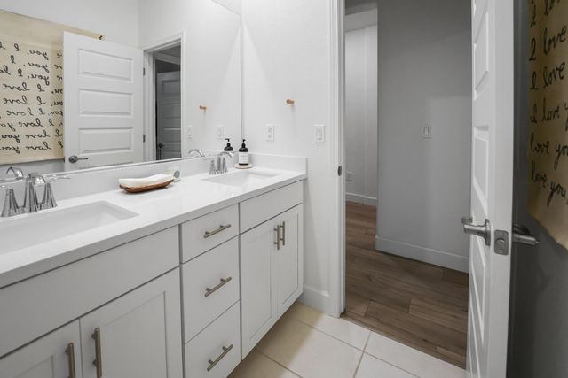 4658 Scenic Vista Dr, Folsom, CA 95630