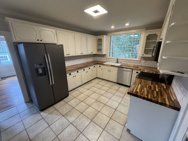 1300 Riverside Rd, Old Hickory, TN 37138