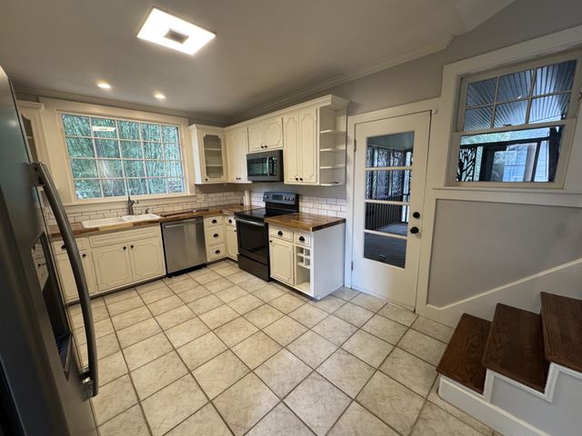 1300 Riverside Rd, Old Hickory, TN 37138