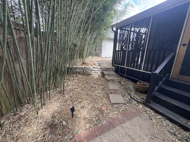 1300 Riverside Rd, Old Hickory, TN 37138