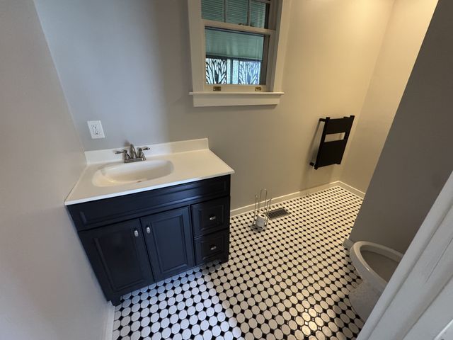 1300 Riverside Rd, Old Hickory, TN 37138