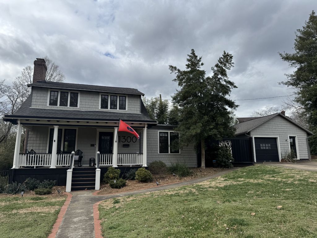 1300 Riverside Rd, Old Hickory, TN 37138