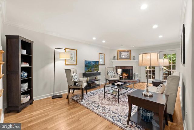 6312 CHAUCER VIEW CIR, Alexandria, VA 22304