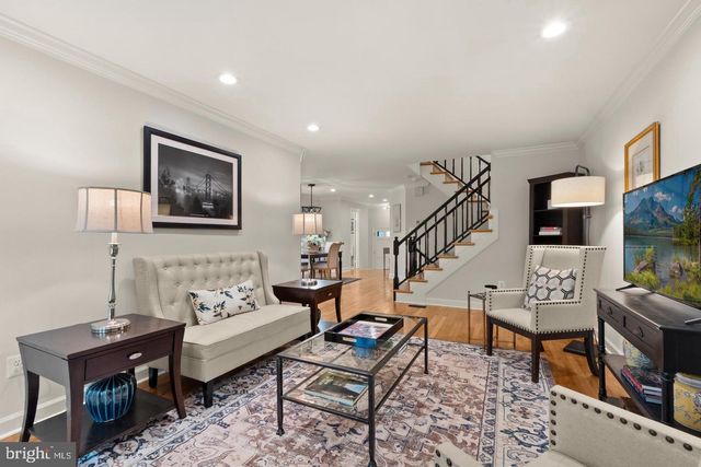 6312 CHAUCER VIEW CIR, Alexandria, VA 22304