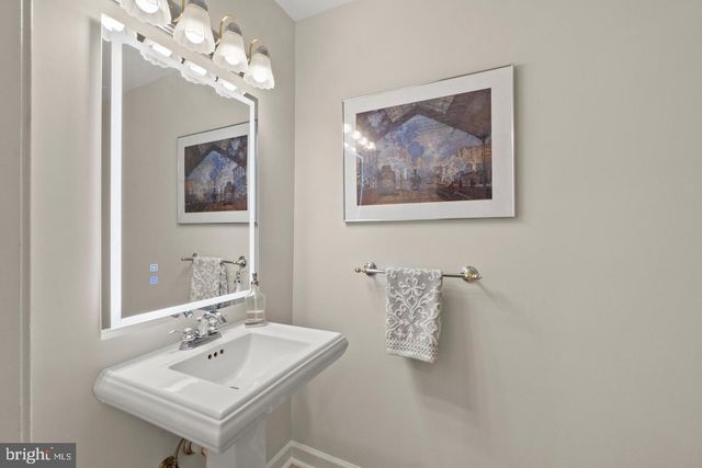 6312 CHAUCER VIEW CIR, Alexandria, VA 22304