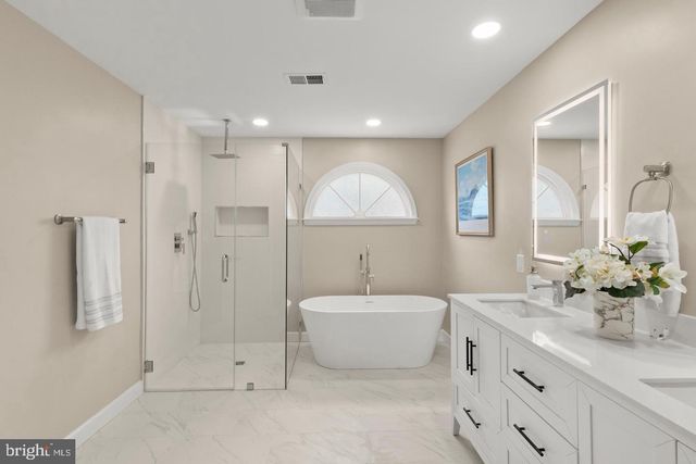 6312 CHAUCER VIEW CIR, Alexandria, VA 22304