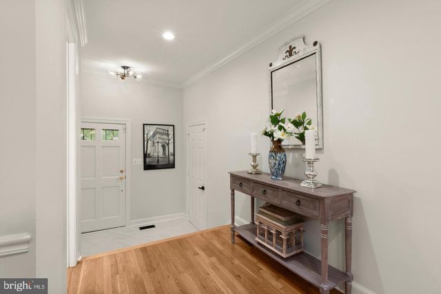 6312 CHAUCER VIEW CIR, Alexandria, VA 22304