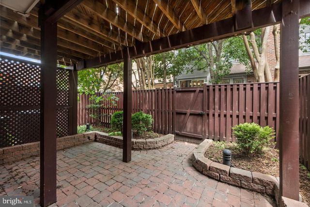 6312 CHAUCER VIEW CIR, Alexandria, VA 22304