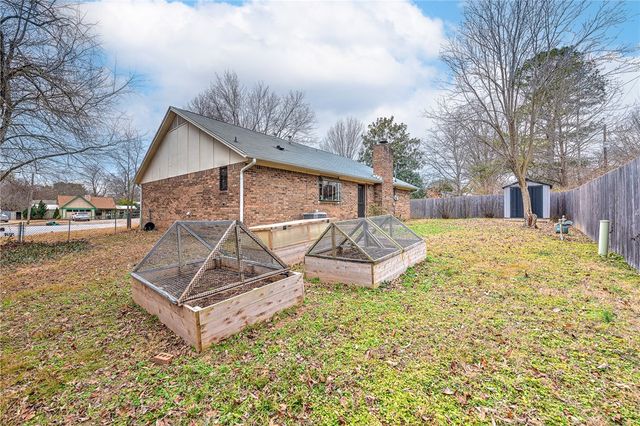 1842 E Cortland Street, Fayetteville, AR 72703