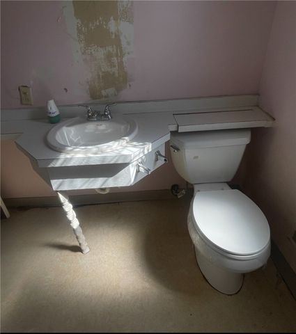 3009 State St, White Oak, PA 15131