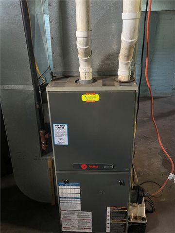 3009 State St, White Oak, PA 15131