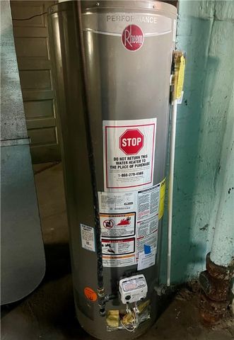 3009 State St, White Oak, PA 15131