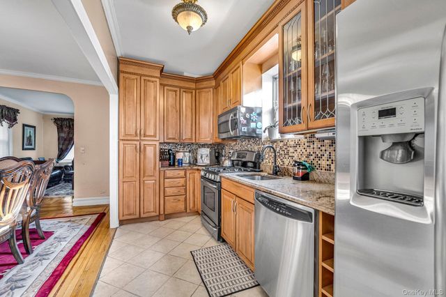 2445 Yates Avenue, Bronx, NY 10469