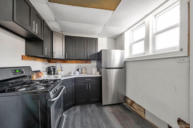 2445 Yates Avenue, Bronx, NY 10469