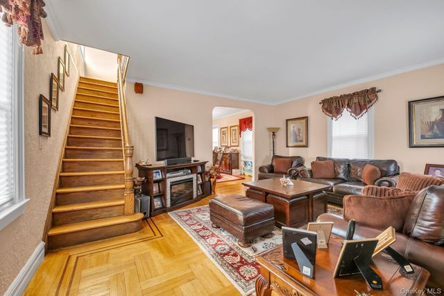 2445 Yates Avenue, Bronx, NY 10469