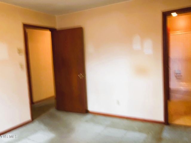 1917 Club Drive, Johnson City, TN 37601