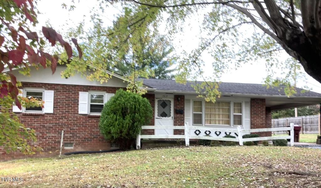 1917 Club Drive, Johnson City, TN 37601