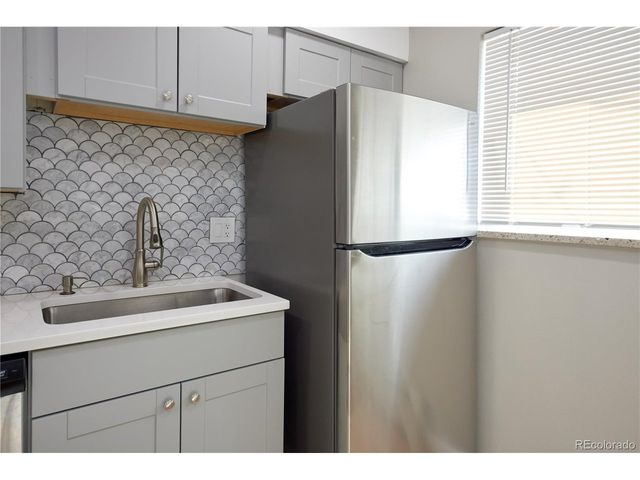 7050 W Cedar Ave 212, Lakewood, CO 80226