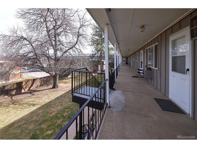 7050 W Cedar Ave 212, Lakewood, CO 80226