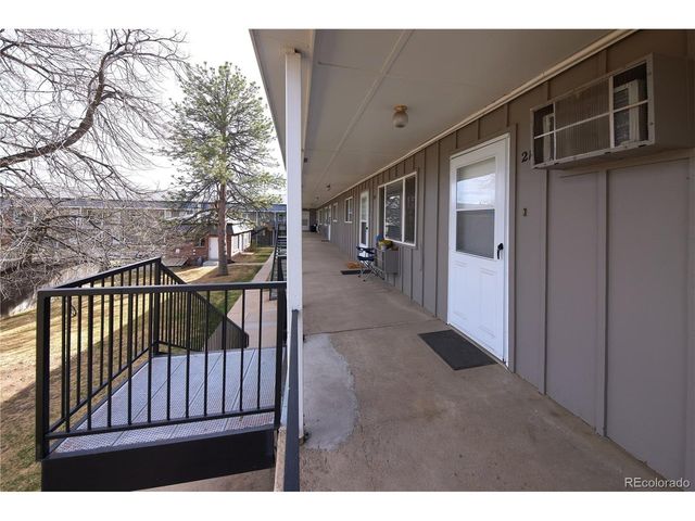 7050 W Cedar Ave 212, Lakewood, CO 80226