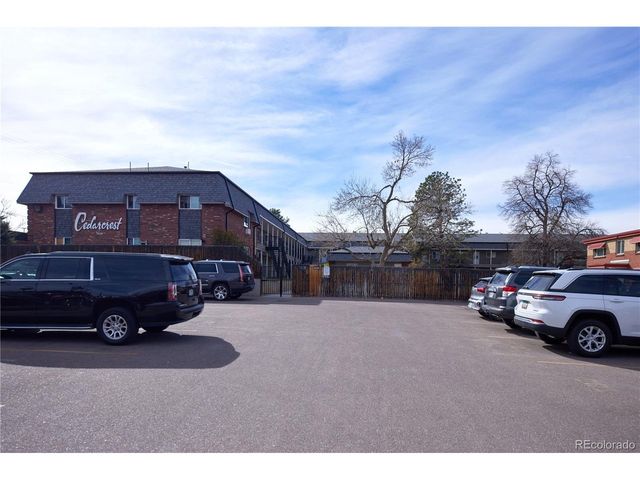 7050 W Cedar Ave 212, Lakewood, CO 80226