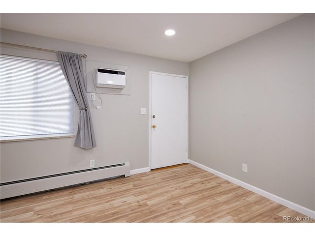 7050 W Cedar Ave 212, Lakewood, CO 80226